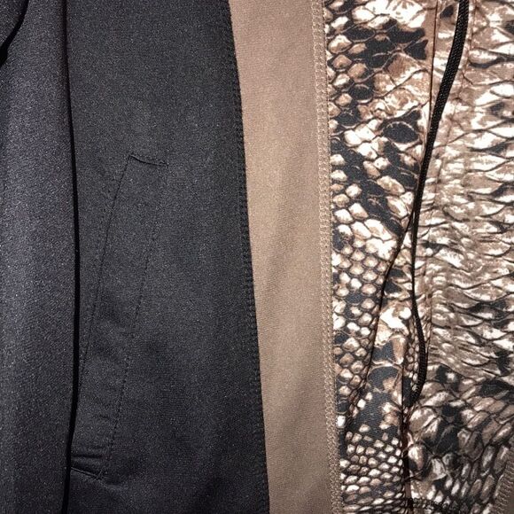 Ac-tiv-ology Women's Black Brown Snake Print Full Zip Athletic Jacket Size PL - Picture 4 of 6